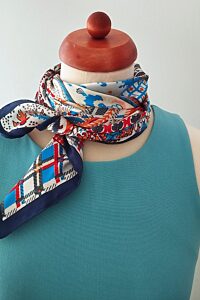 Šátek s barevnými ornamenty