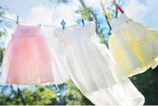 Dilema v péči o šaty: Ruční praní nebo praní v pračce?
