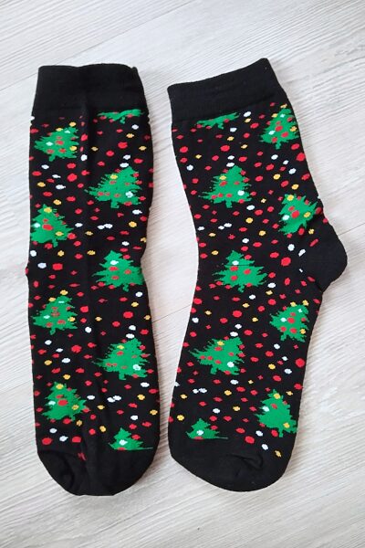 Vánoční ponožky černé s vánočními stromečky