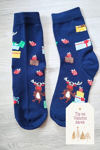 Vánoční ponožky tmavě modré sob s dárky