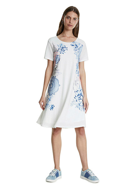 Bílé šaty s ornamenty a květinami Desigual