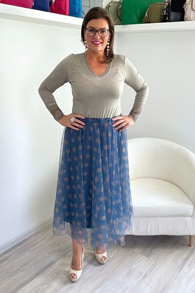 Modrá tylová sukně s puntíky